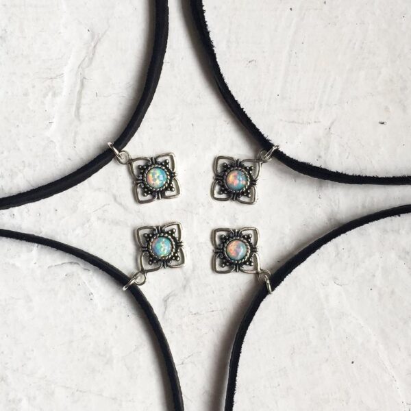 Wholesale Petal Opal Small Pendant Women's Collarbone Chain Velvet Short Necklace