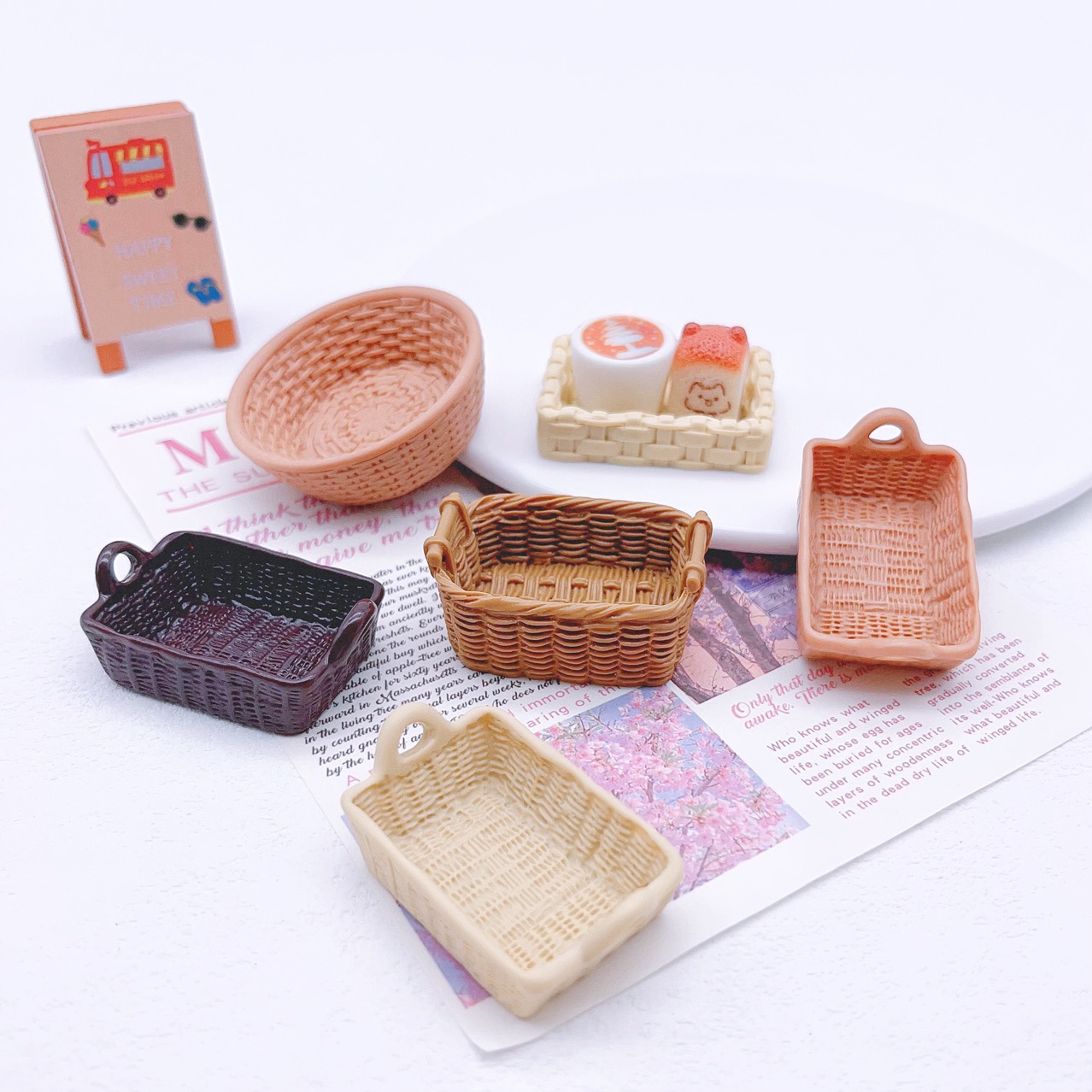 Wholesale Simulation bread basket resin aessories