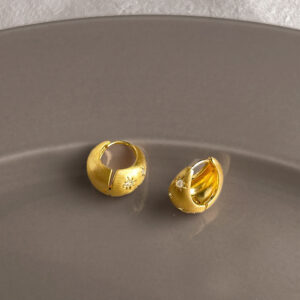 Brushed star zircon-gold