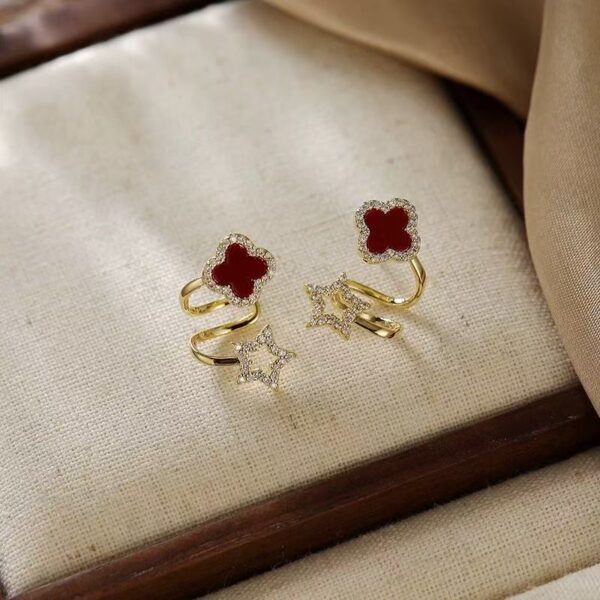 O1CN015FG1Yn1R49m3TTWCr_2220066242057-0-cib Wholesale Silver Needle Four Leaf Flower Micro inlaid Diamond Earrings