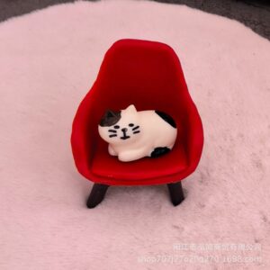 1:12 / Red with cat