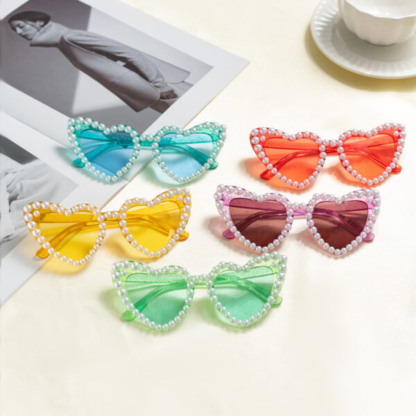 Wholesale Candy colored peach heart sweet pearl sunglasses