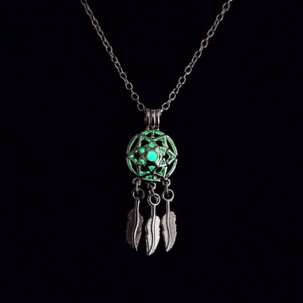 Wholesale Can open the dream catcher night light necklace