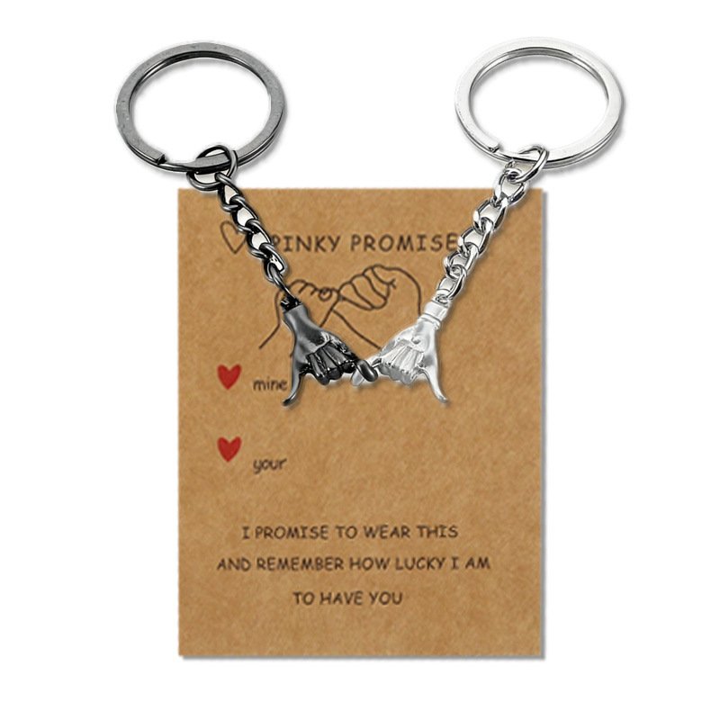 Wholesale Cole Holding Hands Metal Keychain