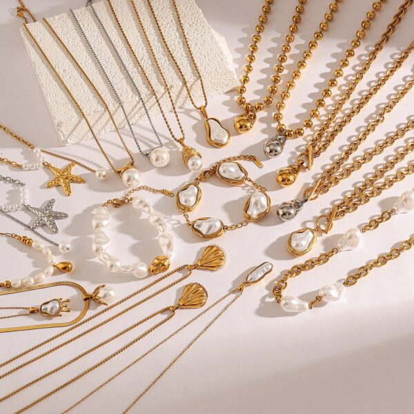 Wholesale Stainless Steel Necklace Round Niche Polished Unique necklace