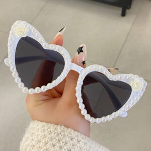 Flower pearl-white frame gray piece