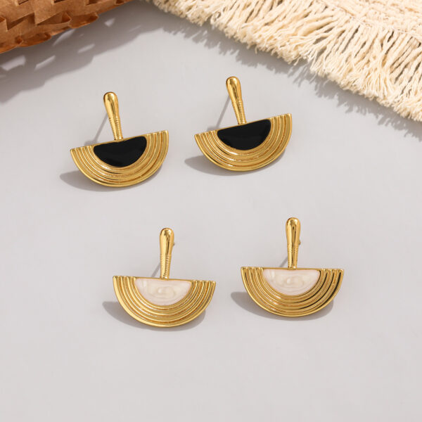 Wholesale Stainless steel stud earrings for women