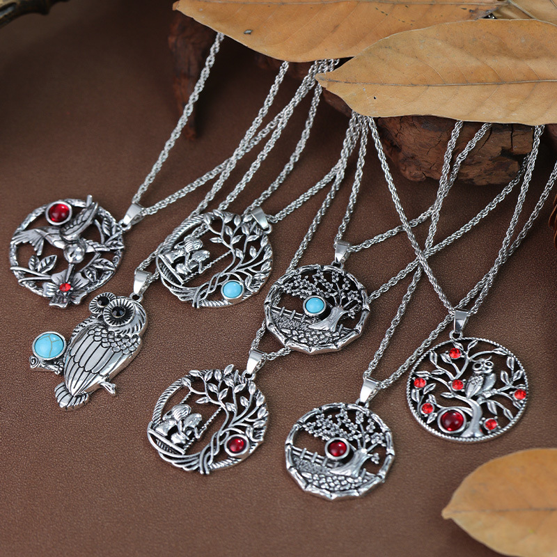 Wholesale Retro round hollowed out antique sier circle pendant necklace