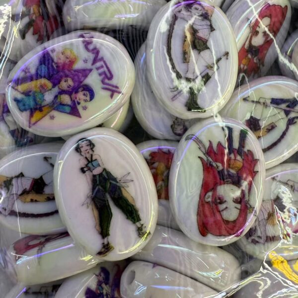 O1CN016JjCx61HgUnGfnHRb_2216860830787-0-cib Wholesale Double-sided printed cartoon girl gro/boy gro oval flat bead heart open-hole beaded DIY jewelry aessories