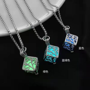 Stainless steel chain green light