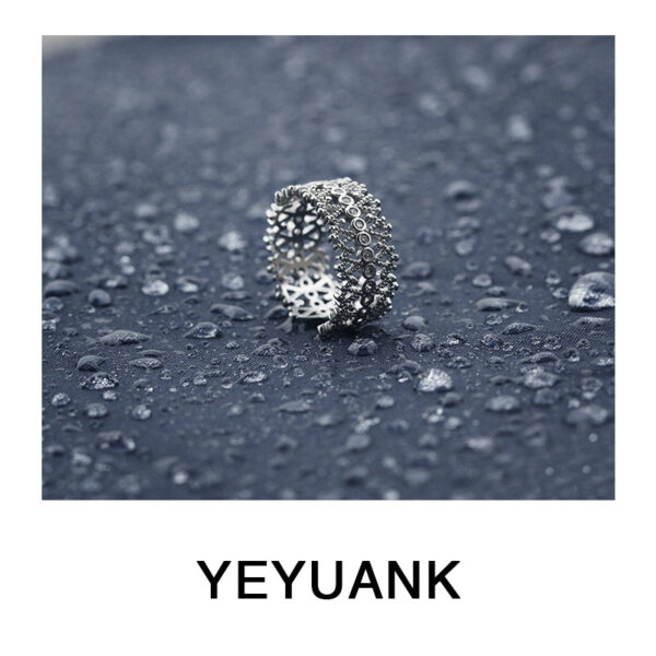 Wholesale Vintage Simple Palace Style Lace Element Zircon Inlay Hollow Ring