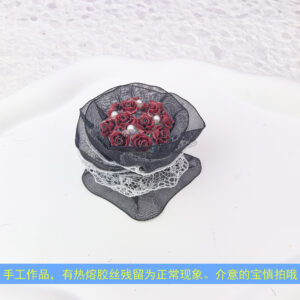 Red bouquet-black gauze (1 piece)