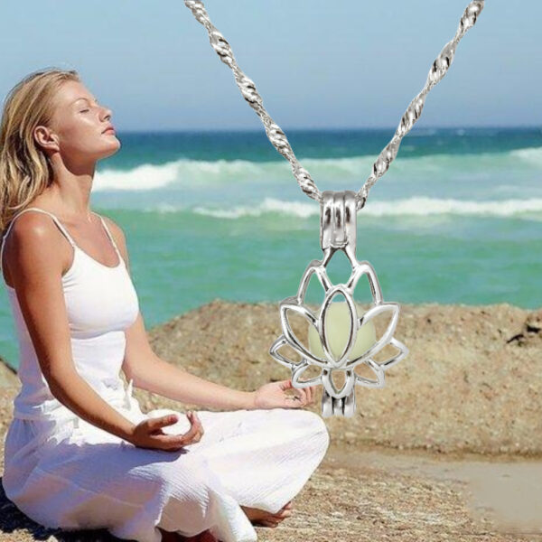 Wholesale Luminous Lotus Pendant Alloy Necklace