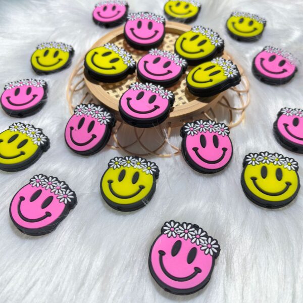 O1CN01788cF62FO3kx24TwR_2216349148869-0-cib Wholesale 2D smiley face flower silicone cartoon beads 10pcs/pack