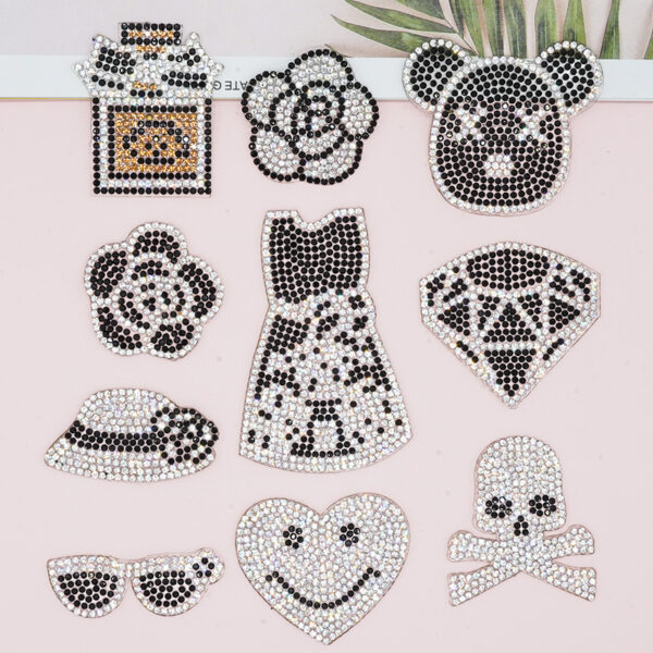 Wholesale Hot diamond bear perfume bottle rhinestone DIY Patches