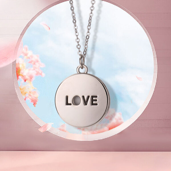 Wholesale Hollow Heart Necklace Love Valentine's Day