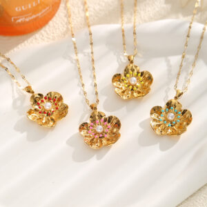 O1CN017G7BJ31nmy80etLwl_2217967715133-0-cib Wholesale gold flower necklace stainless steel plated pendant light luxury necklace