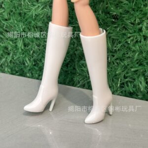 Pointed-toe knee-high boots - white