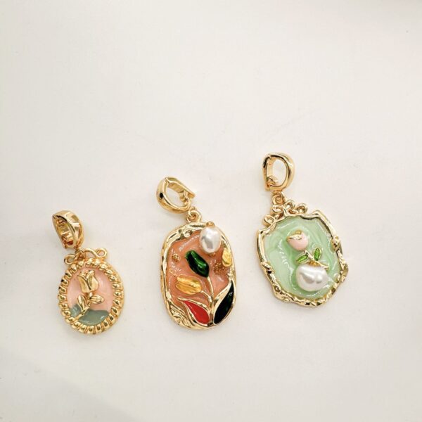 O1CN017IBRzw1bndCZKCp27_2217774803510-0-cib Wholesale 18K Copper Gold Plated Handmade Oil Painting Traditional Enamel Inlaid Natural Pearl Pendant