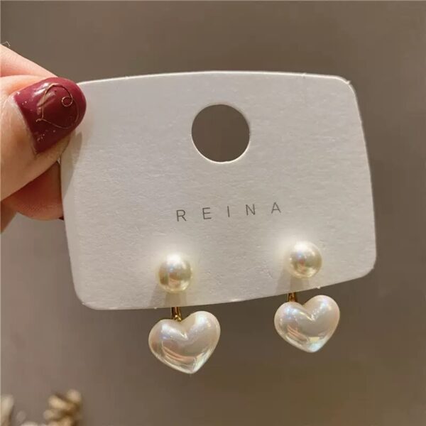 Wholesale White heart-shaped pearl earrings