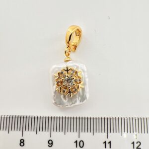 Fully diamond snowflake (natural pearl)