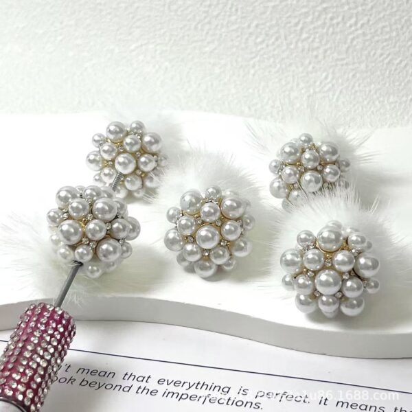 O1CN017R4Jqj1WnZ8TNPF5A_2218733632833-0-cib Wholesale Clay pearl rhinestone flower plate