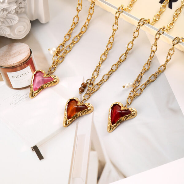 Wholesale Acrylic heart pendant necklace