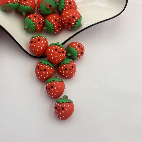 O1CN017VbEEn2FO3iRzmeAn_2216349148869-0-cib Wholesale Mix 40pcs UV Coated Acrylic Cartoon Head Macaron Color Straight Hole Beads or 10pcs 3D Strawberry Silicone Focal Beads