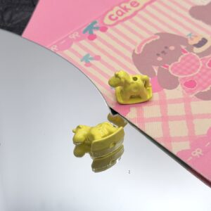 pale yellow / 15.2*13mm, hole approximately 1.8mm.