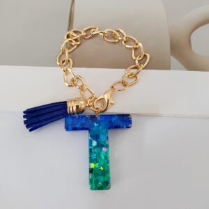 Blue chain letter t