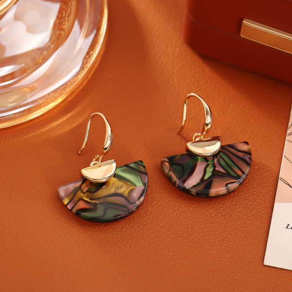 O1CN017hTPnm1yQwpyRhp6J_2216347276574-0-cib Wholesale Colorful fan-shaped abalone shell necklace