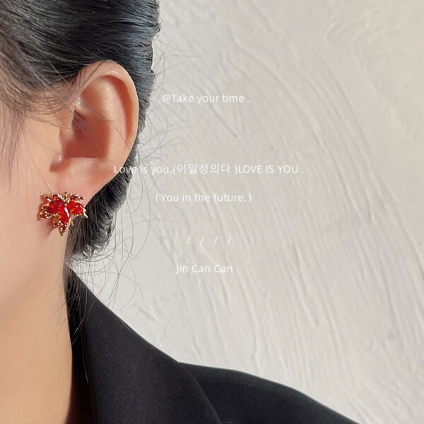 O1CN017hzWDB1UIkynMYGHU_2597552495-0-cib Wholesale Micro inlaid zircon red maple leaf silver needle earrings