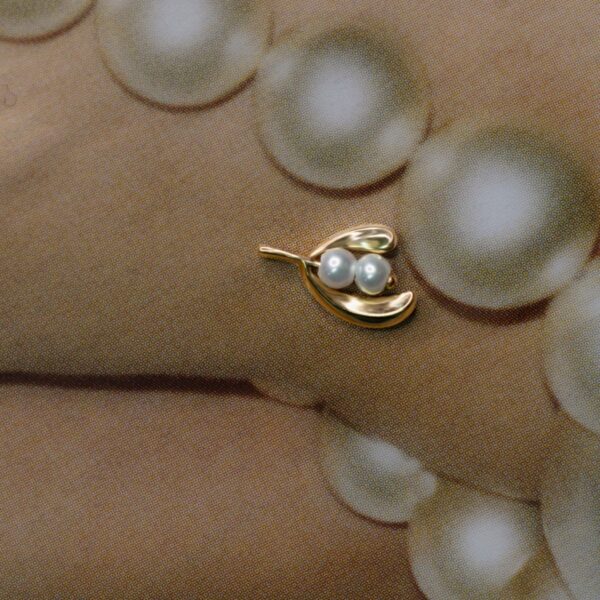 Wholesale Transparent glass opening and closing cute necklace