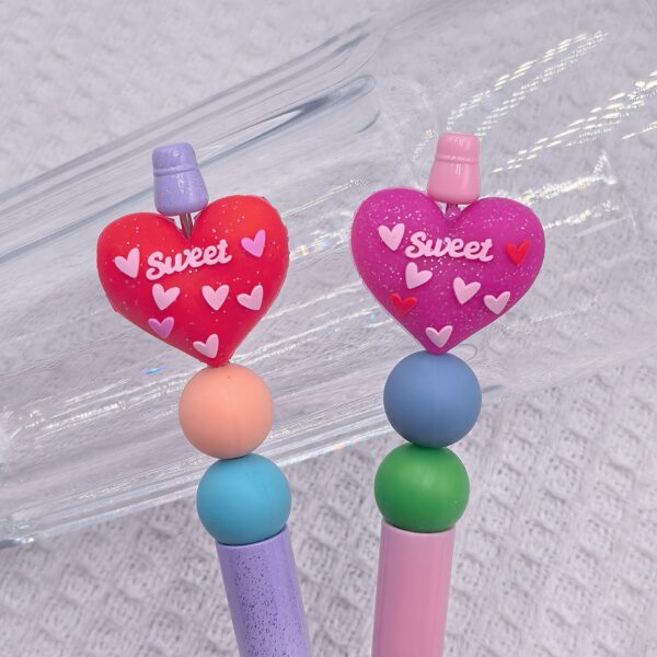 O1CN017yK65a1pLbggUHUeu_2217666445344-0-cib Wholesale Random 100pcs Valentine's Day Heart Cartoon 3D Focal Beads