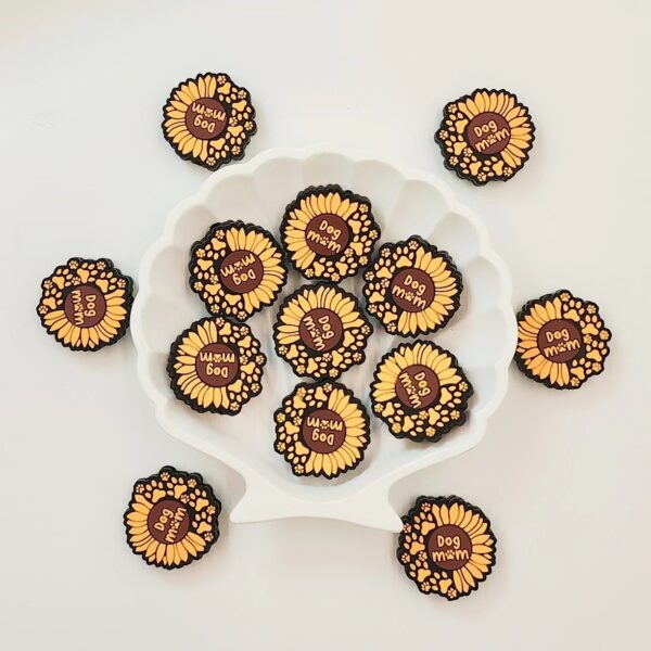 Wholesale 10pcs Cartoon Santa Claus Elk Motif Silicone Beads