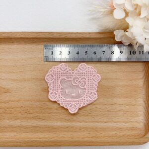Heart shaped kitty2