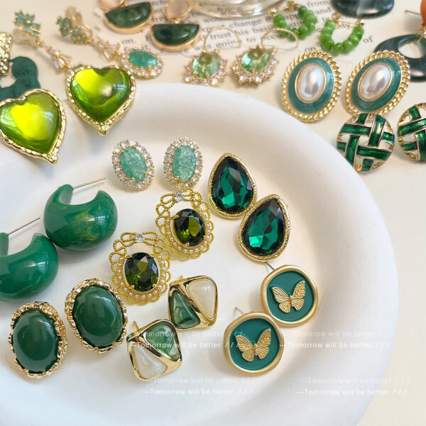 Wholesale Vintage emerald diverse shaped zircon earrings