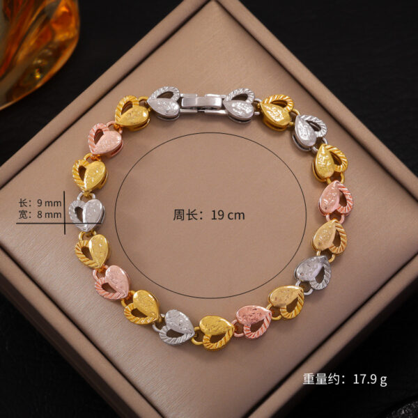 Wholesale Heart-shaped openwork bracelet for Valentine's Day