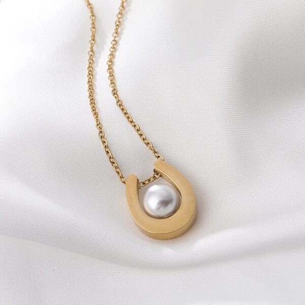 Wholesale U-shaped pearl stainless steel plated necklace