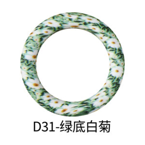 D31-white chrysanthemum on green background (65mm ring)