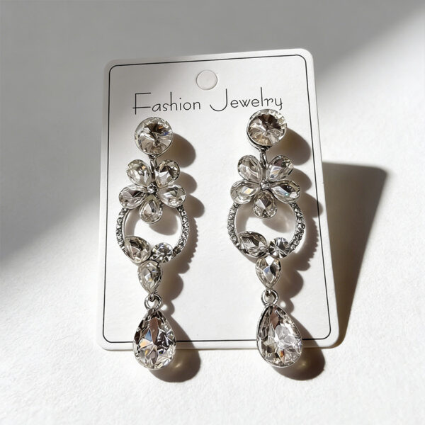 O1CN0197yIXi276dqRDN9v5_2221154257748-0-cib Wholesale Luxury full-diamond floral earrings, long teardrop gemstone earrings, retro court style, flattering and versatile earrings.