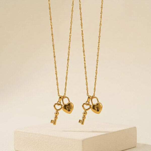 Wholesale Stainless Steel Heart Key Water Wave Chain 18K Gold Electroplated Titanium Steel Necklace for Women