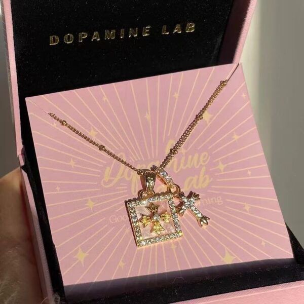 O1CN019cPBEQ1m65Lb04YIL_2209494864904-0-cib Wholesale Cross solid dice pendant necklace