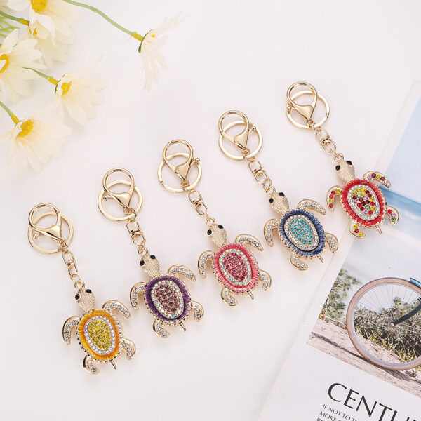 Wholesale Diamond studded turtle cute pendant metal keychain