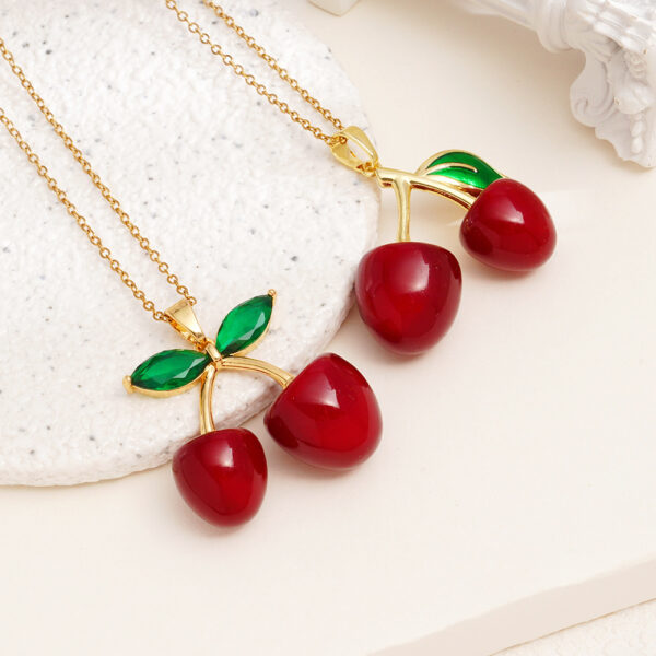 Wholesale Necklace for Women Fruit Red Cherry Pendant Metal Clavicle Necklace