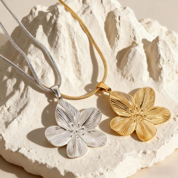 Wholesale Gold and silver flower long pendant necklace