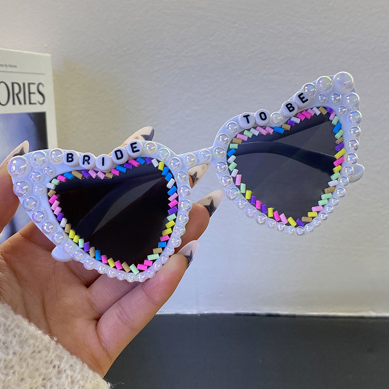 Wholesale Diamond studded letter pearl love wedding ess party sunglasses