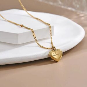 Wholesale Golden engraved love heart peach necklace