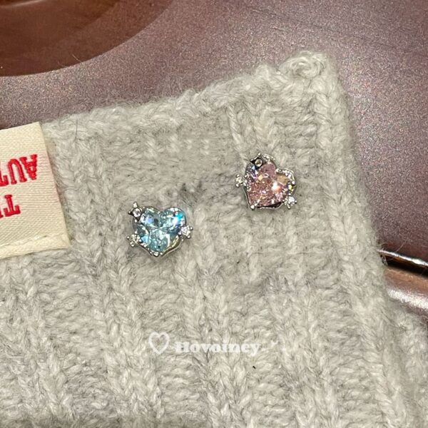 Wholesale Sweet and cool heart-shaped zircon earrings