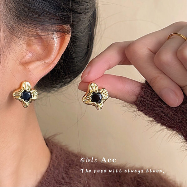 Wholesale Retro geometric metallic irregular earrings